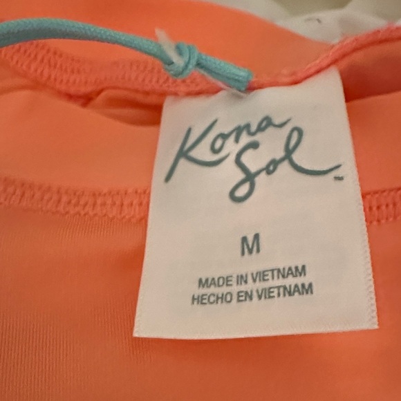 Kona sol Vibrant Salmon Sports Tee - Picture 2 of 3